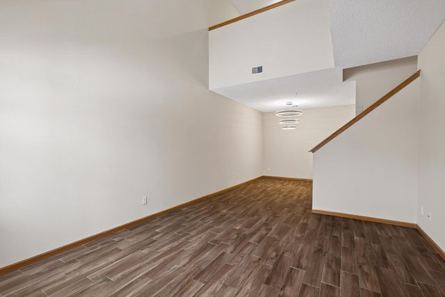 5070 Holly Lane N 6, Plymouth, MN 55446