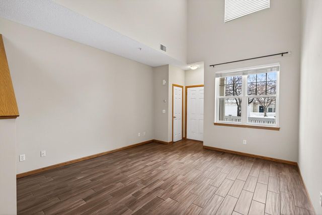 5070 Holly Lane N 6, Plymouth, MN 55446