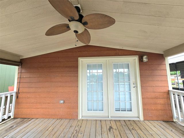 310 Vann Road C, Highlands, TX 77562