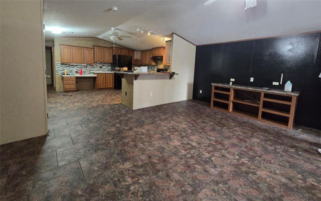 310 Vann Road C, Highlands, TX 77562