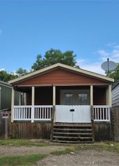 310 Vann Road C, Highlands, TX 77562
