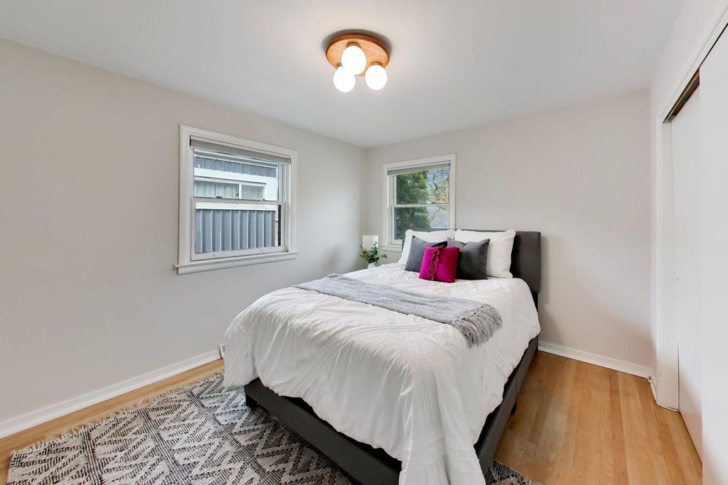 Image 19 of property listing at 325 Dodge Avenue, Evanston, IL 60202