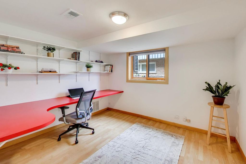 Image 29 of property listing at 325 Dodge Avenue, Evanston, IL 60202