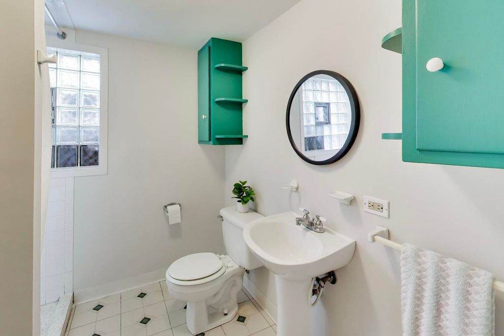 Image 31 of property listing at 325 Dodge Avenue, Evanston, IL 60202