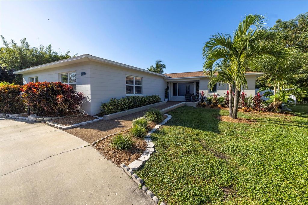 610 CORDOVA BOULEVARD NE, St Petersburg, FL 33704