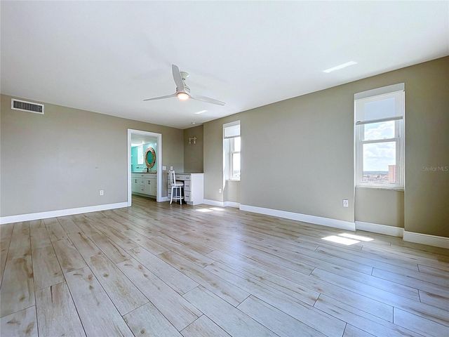 5200 BRITTANY DRIVE S 1502, St Petersburg, FL 33715