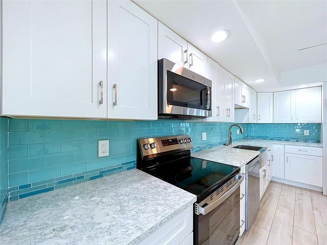 5200 BRITTANY DRIVE S 1502, St Petersburg, FL 33715