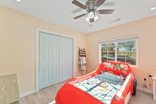 306 E Sunnydell St, Derby, KS 67037