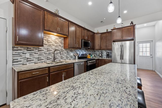 306 E Sunnydell St, Derby, KS 67037