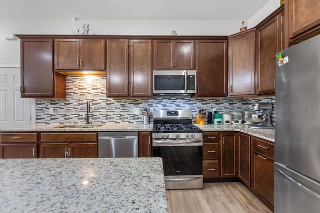 306 E Sunnydell St, Derby, KS 67037