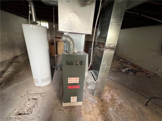 2773 Burton Street SE, Warren, OH 44484