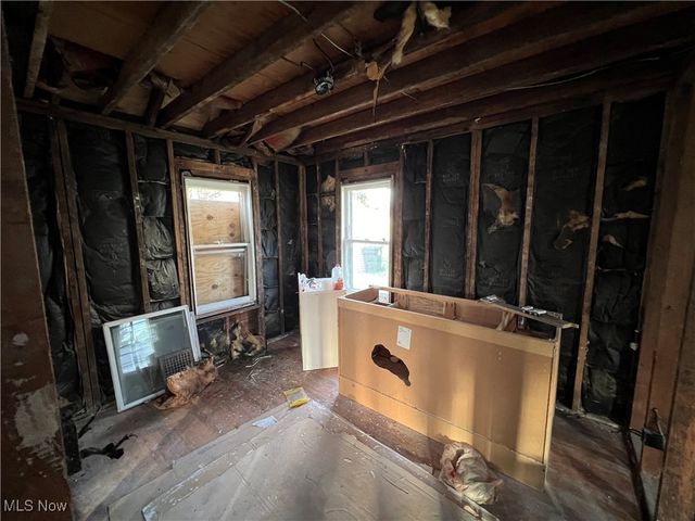 2773 Burton Street SE, Warren, OH 44484