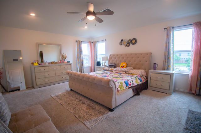 2105 Ebony Dove ST, Round Rock, TX 78664