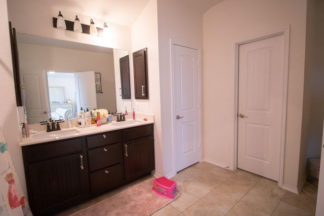 2105 Ebony Dove ST, Round Rock, TX 78664