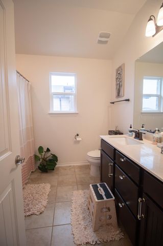 2105 Ebony Dove ST, Round Rock, TX 78664