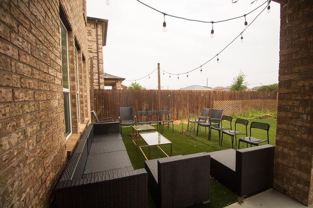 2105 Ebony Dove ST, Round Rock, TX 78664