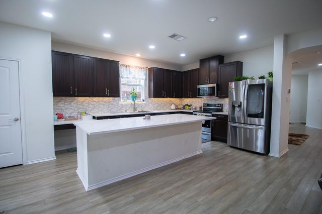 2105 Ebony Dove ST, Round Rock, TX 78664