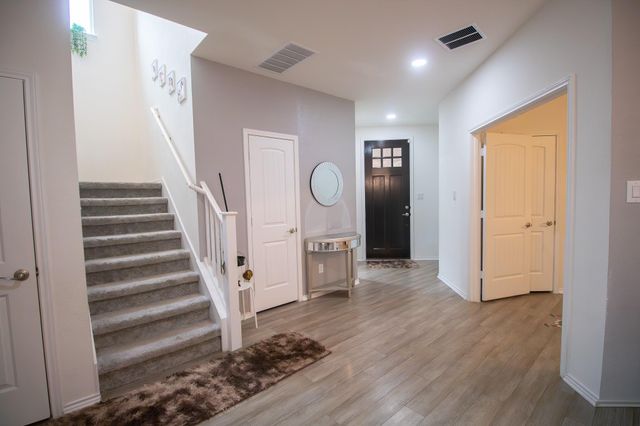 2105 Ebony Dove ST, Round Rock, TX 78664