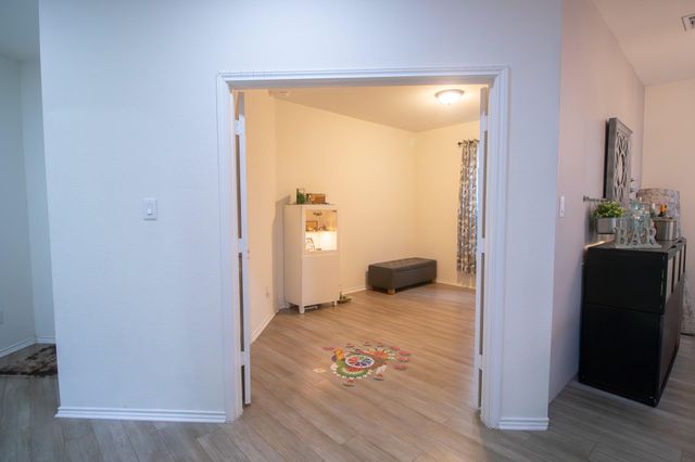 2105 Ebony Dove ST, Round Rock, TX 78664