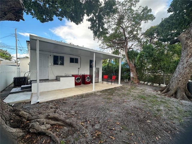 1812 NW 64th St, Miami, FL 33147