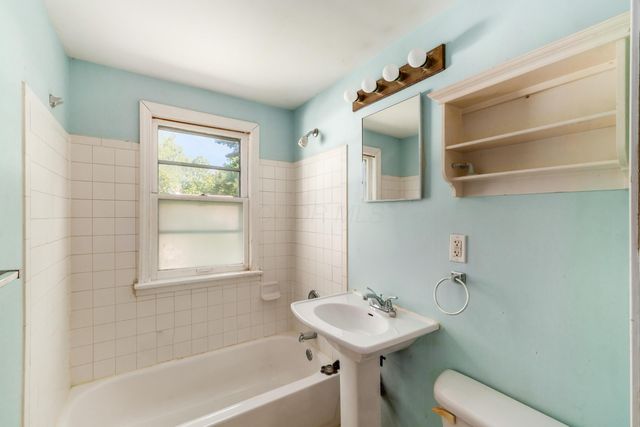 1872 Greenway Avenue S, Columbus, OH 43219