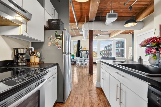 385 Worthington St 3D, Springfield, MA 01103