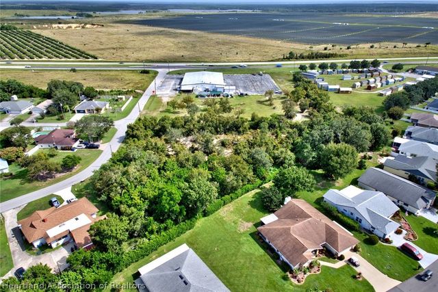 4 Lake Henry Drive, Lake Placid, FL 33852