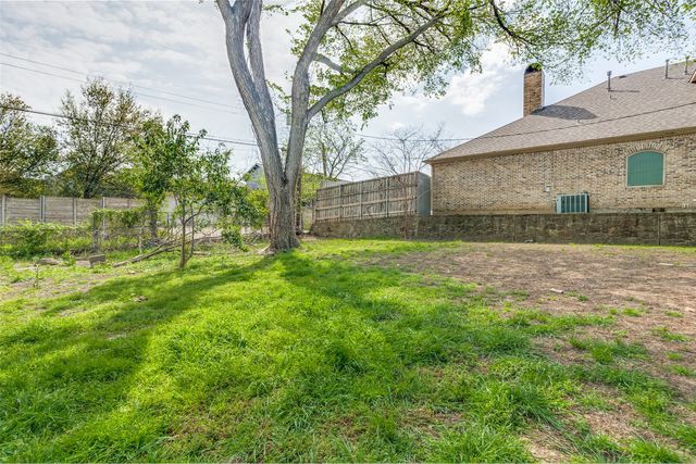 8728 Glencrest Lane, Dallas, TX 75209