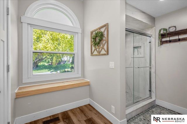 10605 Madison Street, Omaha, NE 68127