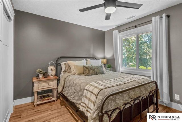 10605 Madison Street, Omaha, NE 68127