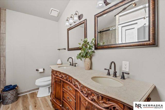 10605 Madison Street, Omaha, NE 68127