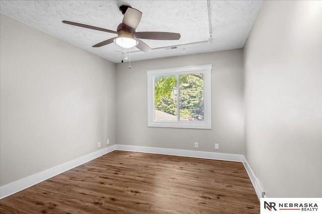 10605 Madison Street, Omaha, NE 68127
