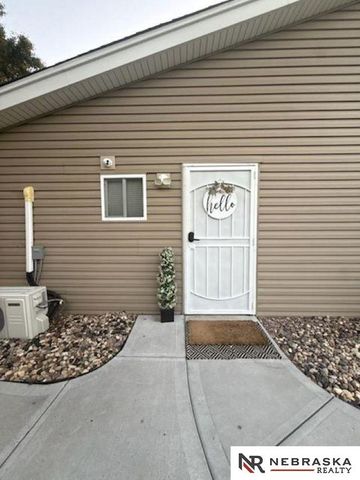 10605 Madison Street, Omaha, NE 68127