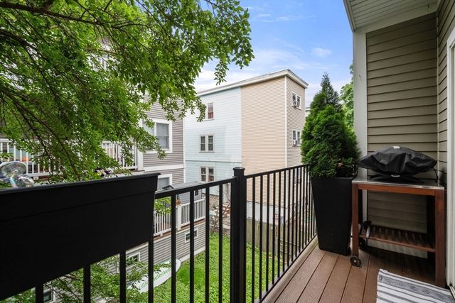 18-20 Granfield Avenue 18-3, Boston, MA 02131