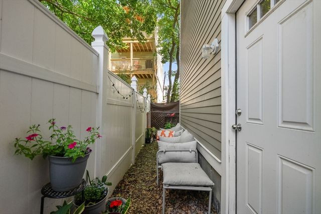 18-20 Granfield Avenue 18-3, Boston, MA 02131