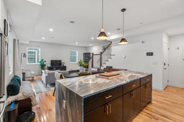 18-20 Granfield Avenue 18-3, Boston, MA 02131
