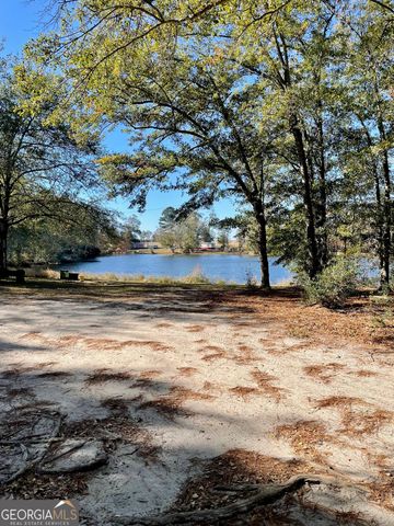 527 Irish Lake Circle, East Dublin, GA 31027