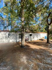 527 Irish Lake Circle, East Dublin, GA 31027