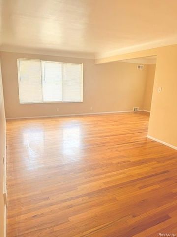 25544 Filmore, Southfield, MI 48075