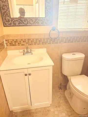 25544 Filmore, Southfield, MI 48075