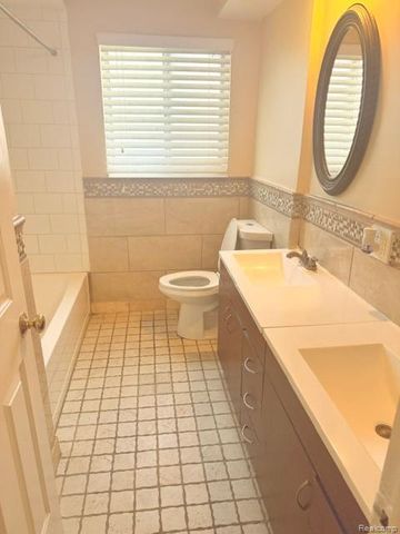 25544 Filmore, Southfield, MI 48075