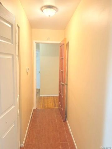 25544 Filmore, Southfield, MI 48075
