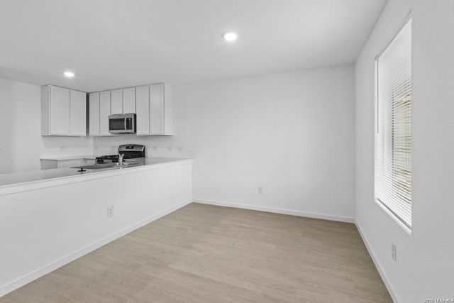12903 Kathleen St, St Hedwig, TX 78152
