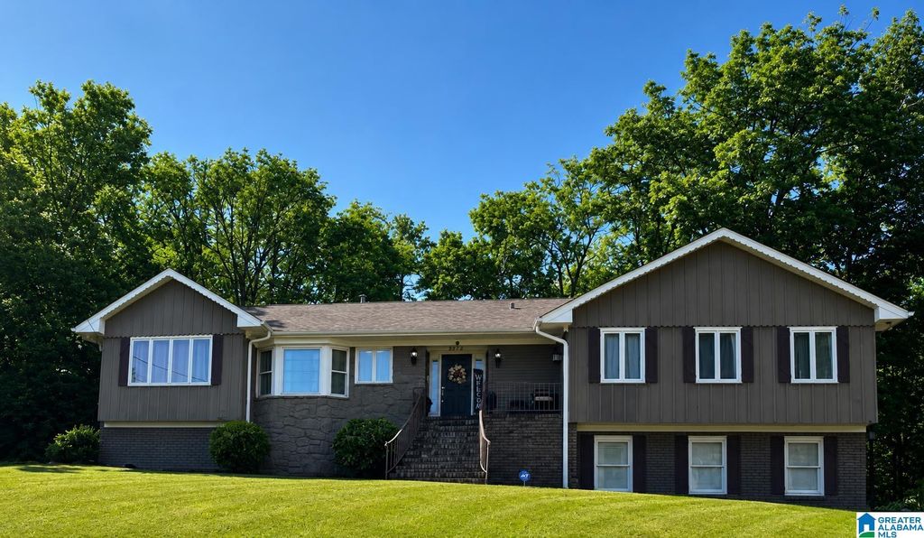 1317 GLENWICK CIRCLE, Birmingham, AL 35235