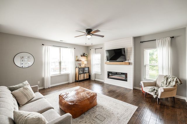 1024 Ryan Ct, Gallatin, TN 37066