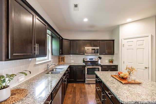 1024 Ryan Ct, Gallatin, TN 37066
