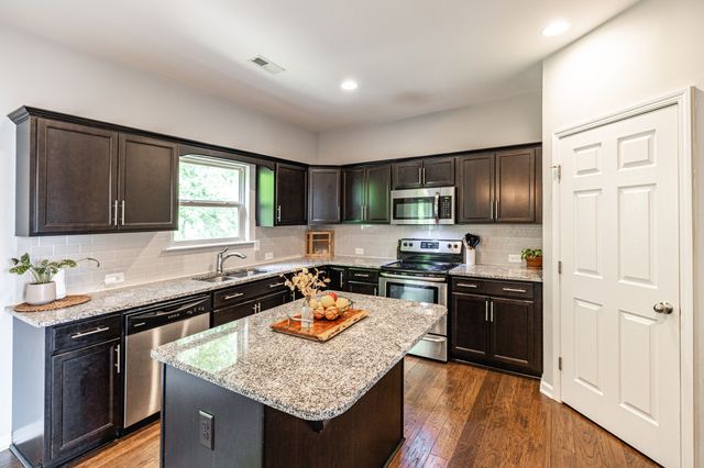 1024 Ryan Ct, Gallatin, TN 37066