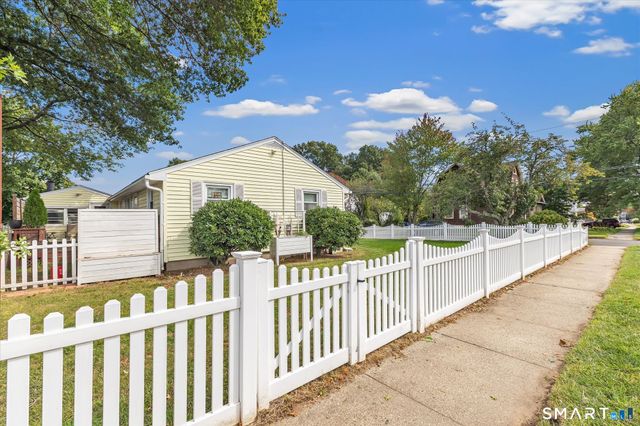 10 Nichols Terrace, Stratford, CT 06614