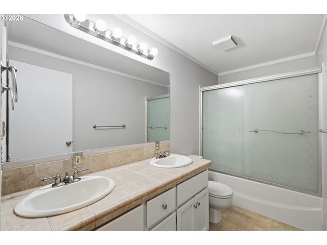 361 72ND Pl, Springfield, OR 97478