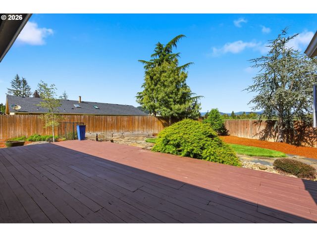 361 72ND Pl, Springfield, OR 97478